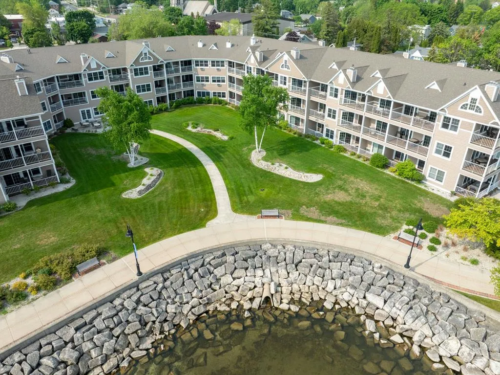 50 W Larch St # 104, Sturgeon Bay, Wisconsin 54235, 2 Bedrooms Bedrooms, ,2 BathroomsBathrooms,Condominium,For Sale,W Larch St,144048
