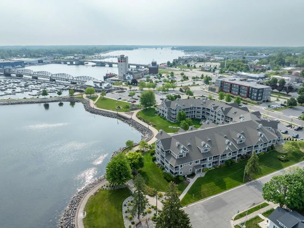 50 W Larch St # 104, Sturgeon Bay, Wisconsin 54235, 2 Bedrooms Bedrooms, ,2 BathroomsBathrooms,Condominium,For Sale,W Larch St,144048