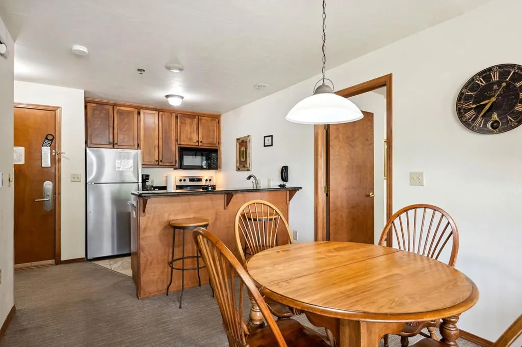 50 W Larch St # 104, Sturgeon Bay, Wisconsin 54235, 2 Bedrooms Bedrooms, ,2 BathroomsBathrooms,Condominium,For Sale,W Larch St,144048