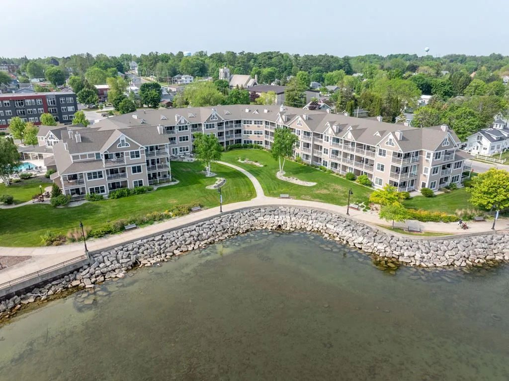 50 W Larch St # 104, Sturgeon Bay, Wisconsin 54235, 2 Bedrooms Bedrooms, ,2 BathroomsBathrooms,Condominium,For Sale,W Larch St,144048