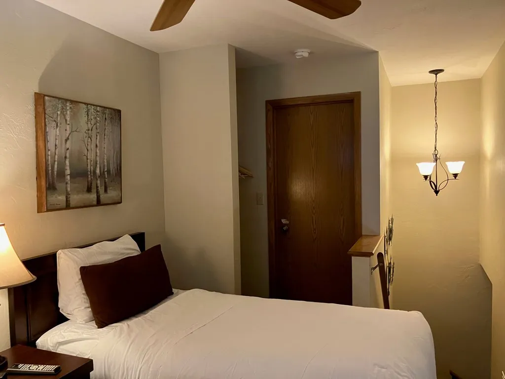 4908 Landmark Cir # 1321, Egg Harbor, Wisconsin 54209, 2 Bedrooms Bedrooms, ,1 BathroomBathrooms,Condominium,For Sale,Landmark Cir,144543