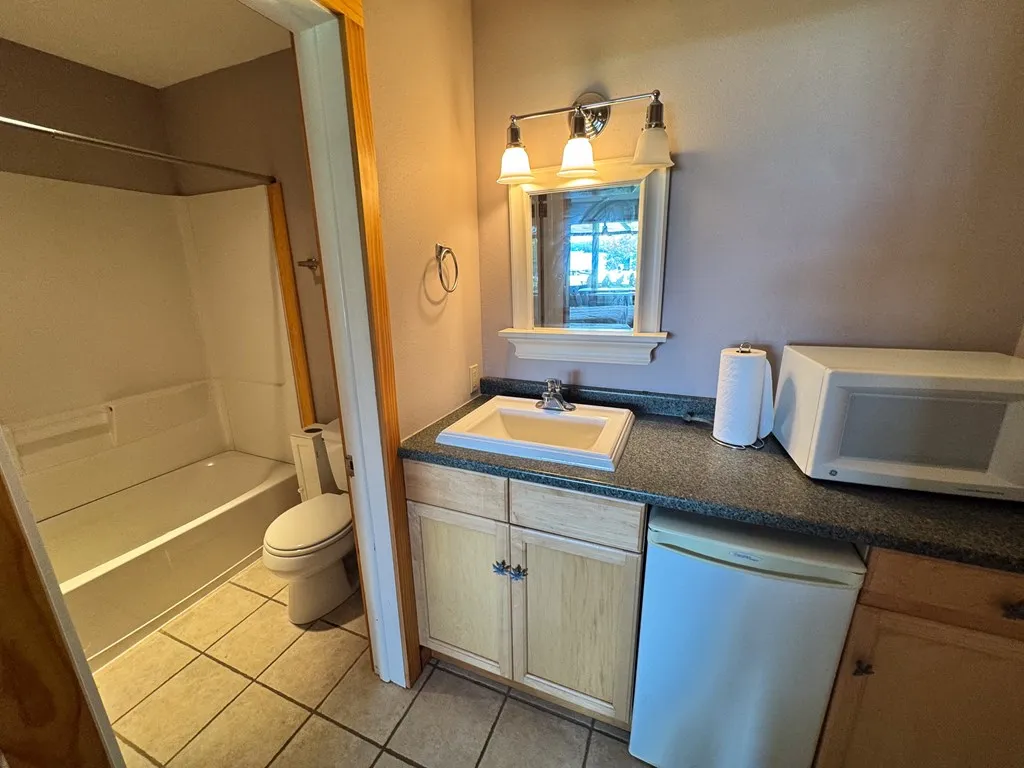 919 Cottage Rd, Gills Rock, Wisconsin 54210, 1 Bedroom Bedrooms, ,1 BathroomBathrooms,Condominium,For Sale,Cottage Rd,144321