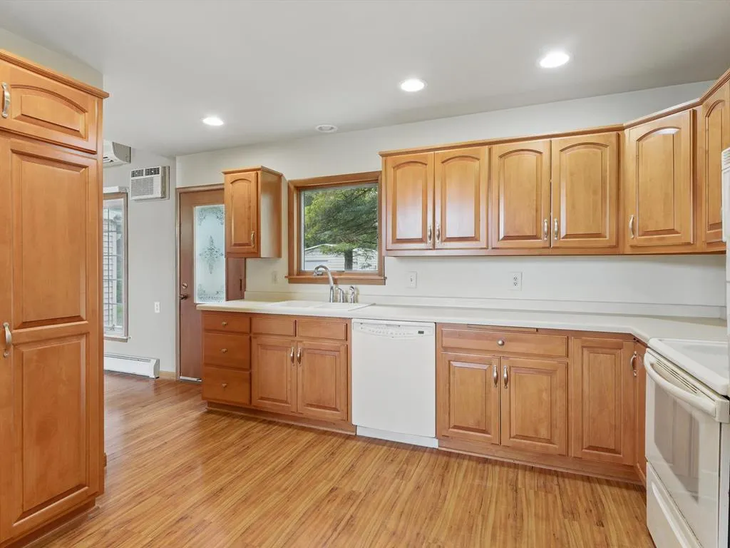 1744 Utah St, Sturgeon Bay, Wisconsin 54235, 3 Bedrooms Bedrooms, ,2 BathroomsBathrooms,Inland-Residential,For Sale,Utah St,143981