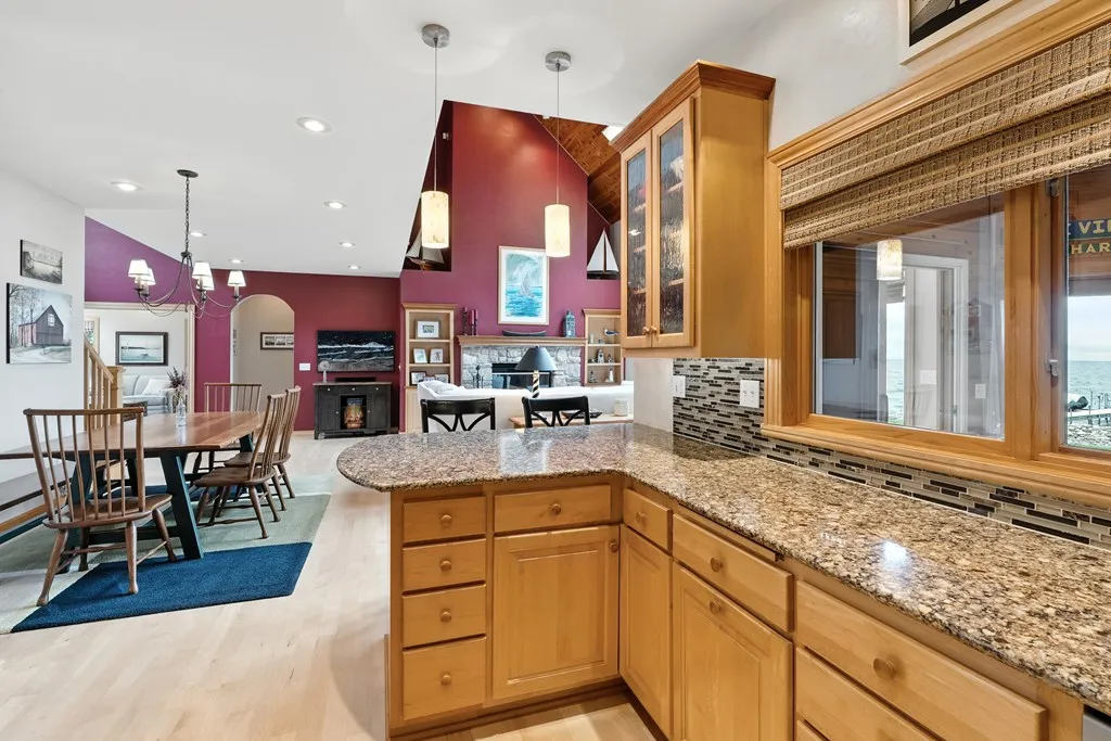 7519 Mariner Rd, Egg Harbor, Wisconsin 54209, 5 Bedrooms Bedrooms, ,4 BathroomsBathrooms,Waterfront-Residential,For Sale,Mariner Rd,144427