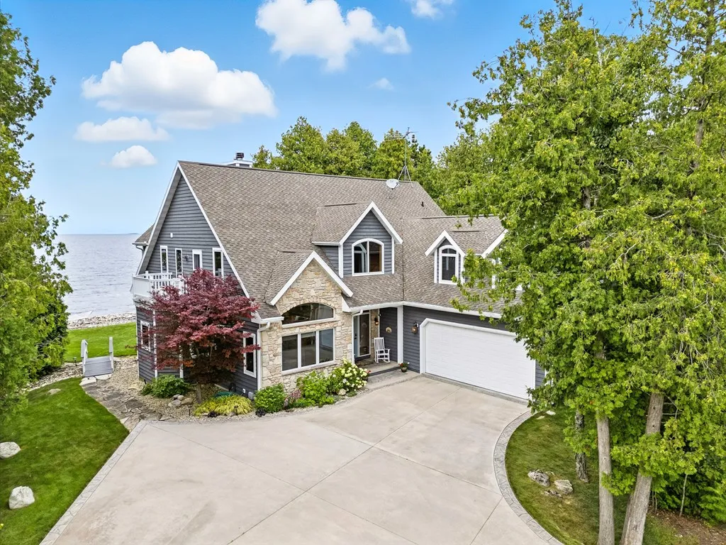 7519 Mariner Rd, Egg Harbor, Wisconsin 54209, 5 Bedrooms Bedrooms, ,4 BathroomsBathrooms,Waterfront-Residential,For Sale,Mariner Rd,144427