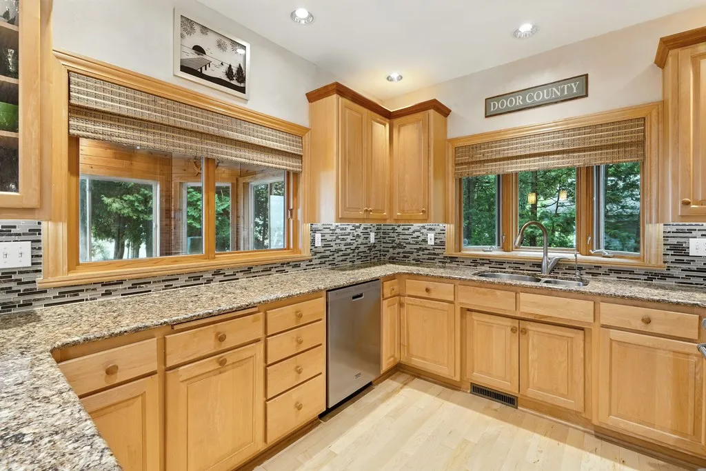 7519 Mariner Rd, Egg Harbor, Wisconsin 54209, 5 Bedrooms Bedrooms, ,4 BathroomsBathrooms,Waterfront-Residential,For Sale,Mariner Rd,144427