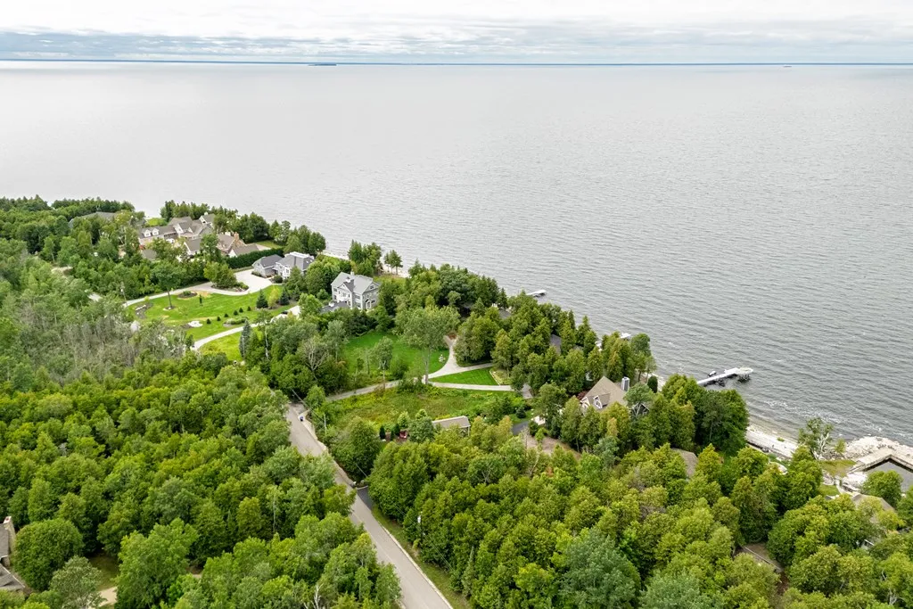 7519 Mariner Rd, Egg Harbor, Wisconsin 54209, 5 Bedrooms Bedrooms, ,4 BathroomsBathrooms,Waterfront-Residential,For Sale,Mariner Rd,144427