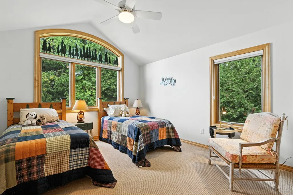 7519 Mariner Rd, Egg Harbor, Wisconsin 54209, 5 Bedrooms Bedrooms, ,4 BathroomsBathrooms,Waterfront-Residential,For Sale,Mariner Rd,144427