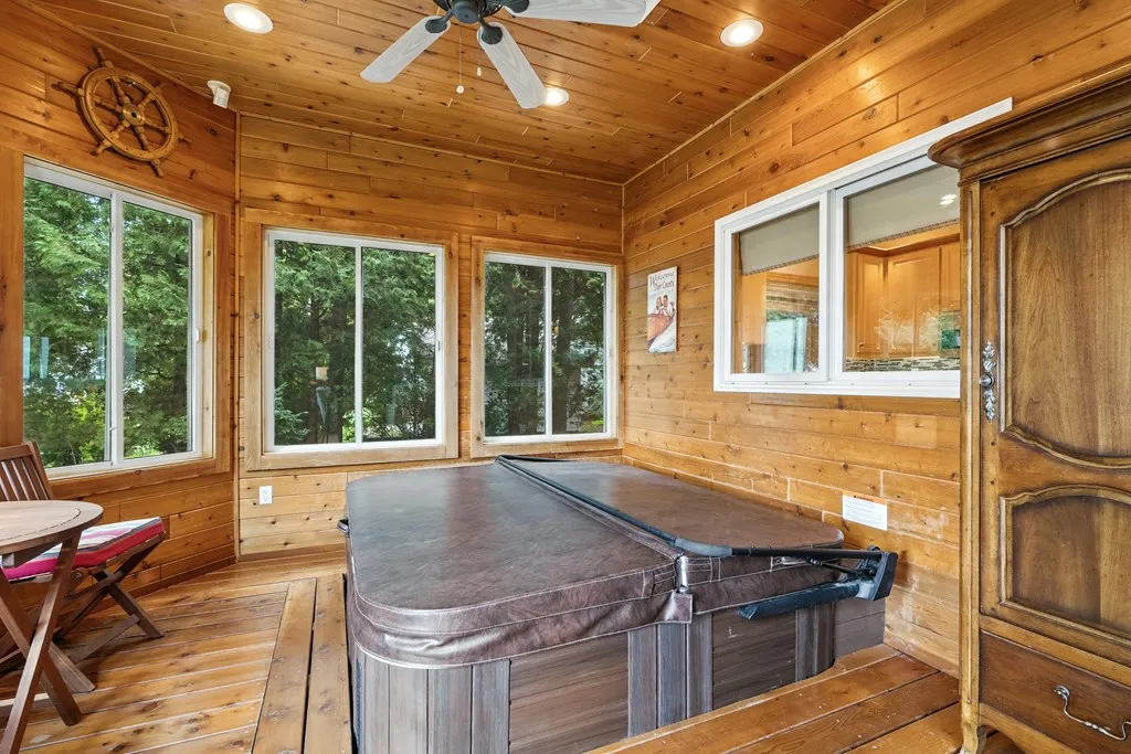 7519 Mariner Rd, Egg Harbor, Wisconsin 54209, 5 Bedrooms Bedrooms, ,4 BathroomsBathrooms,Waterfront-Residential,For Sale,Mariner Rd,144427