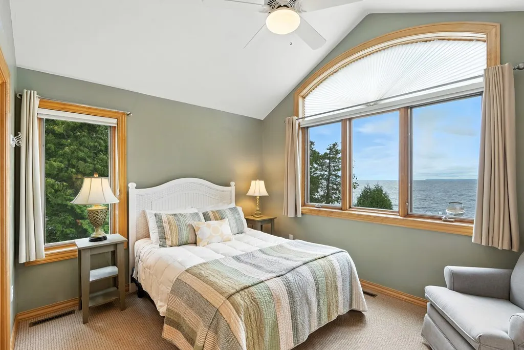 7519 Mariner Rd, Egg Harbor, Wisconsin 54209, 5 Bedrooms Bedrooms, ,4 BathroomsBathrooms,Waterfront-Residential,For Sale,Mariner Rd,144427