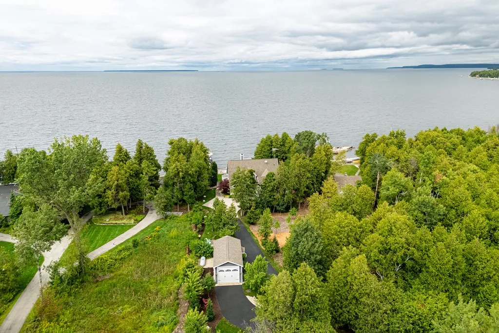 7519 Mariner Rd, Egg Harbor, Wisconsin 54209, 5 Bedrooms Bedrooms, ,4 BathroomsBathrooms,Waterfront-Residential,For Sale,Mariner Rd,144427