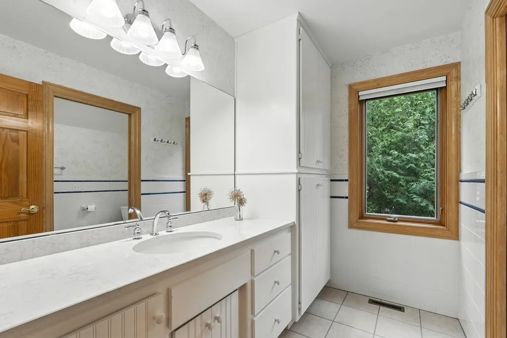 7519 Mariner Rd, Egg Harbor, Wisconsin 54209, 5 Bedrooms Bedrooms, ,4 BathroomsBathrooms,Waterfront-Residential,For Sale,Mariner Rd,144427