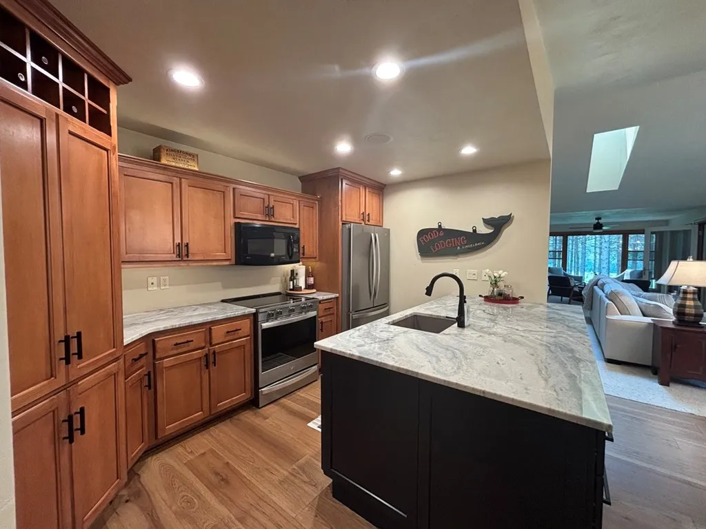 6948 Cobblestone Rd # 1204, Egg Harbor, Wisconsin 54209, 3 Bedrooms Bedrooms, ,2 BathroomsBathrooms,Condominium,For Sale,Cobblestone Rd,144397