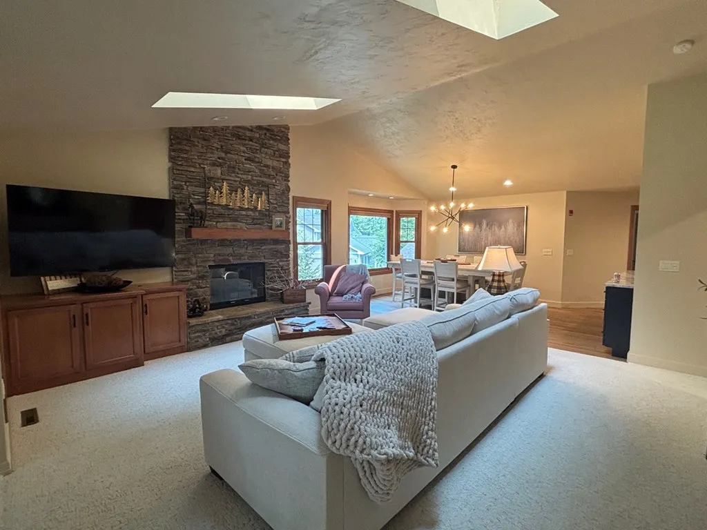 6948 Cobblestone Rd # 1204, Egg Harbor, Wisconsin 54209, 3 Bedrooms Bedrooms, ,2 BathroomsBathrooms,Condominium,For Sale,Cobblestone Rd,144397