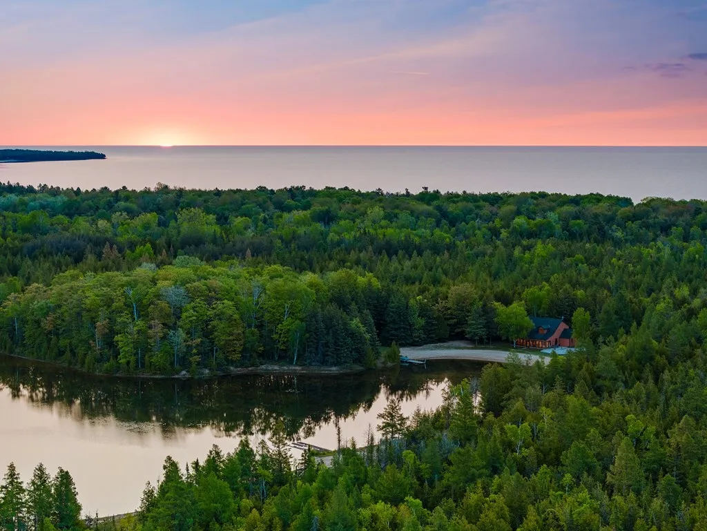 4721 Lake Of The Woods Rd, Sturgeon Bay, Wisconsin 54235, 2 Bedrooms Bedrooms, ,2 BathroomsBathrooms,Waterfront-Residential,For Sale,Lake of The Woods Rd,144113