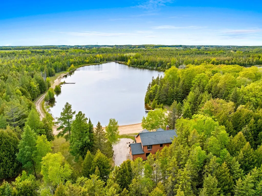 4721 Lake Of The Woods Rd, Sturgeon Bay, Wisconsin 54235, 2 Bedrooms Bedrooms, ,2 BathroomsBathrooms,Waterfront-Residential,For Sale,Lake of The Woods Rd,144113
