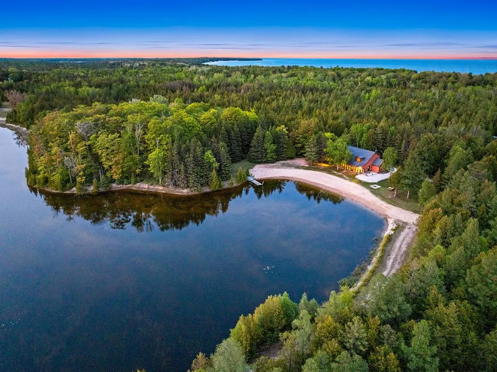 4721 Lake Of The Woods Rd, Sturgeon Bay, Wisconsin 54235, 2 Bedrooms Bedrooms, ,2 BathroomsBathrooms,Waterfront-Residential,For Sale,Lake of The Woods Rd,144113