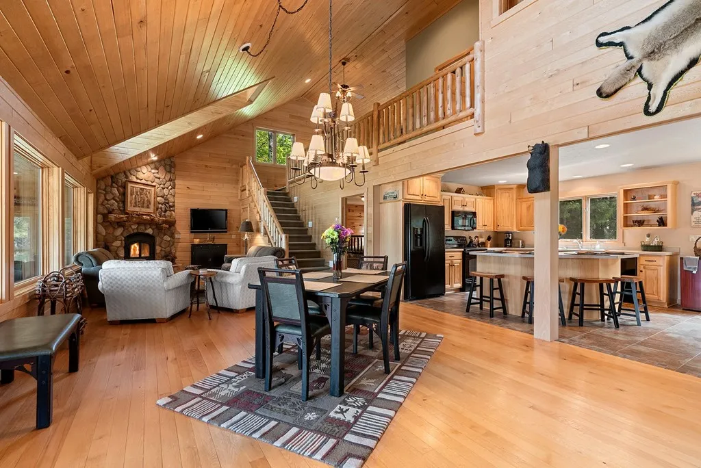 4721 Lake Of The Woods Rd, Sturgeon Bay, Wisconsin 54235, 2 Bedrooms Bedrooms, ,2 BathroomsBathrooms,Waterfront-Residential,For Sale,Lake of The Woods Rd,144113