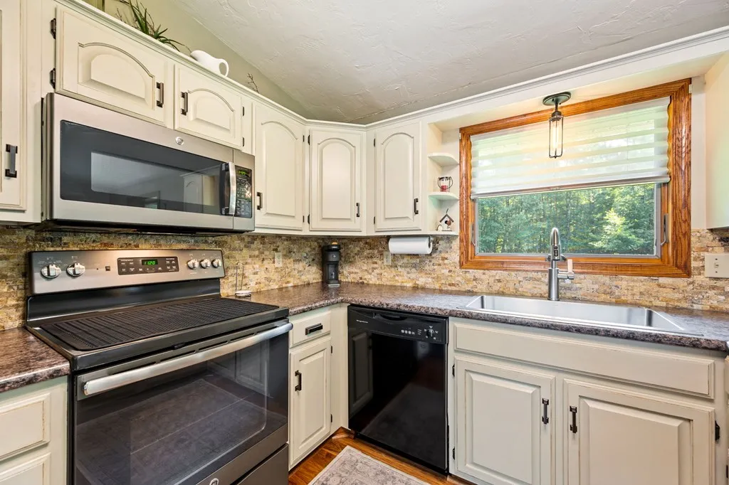 5306 Reynolds Rd, Sturgeon Bay, Wisconsin 54235, 3 Bedrooms Bedrooms, ,2 BathroomsBathrooms,Inland-Residential,For Sale,Reynolds Rd,144435