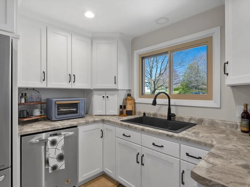 241 N 17th Dr, Sturgeon Bay Wi 54235, 3 Bedrooms Bedrooms, ,3 BathroomsBathrooms,Inland-Residential,For Sale,N 17th Dr,143874