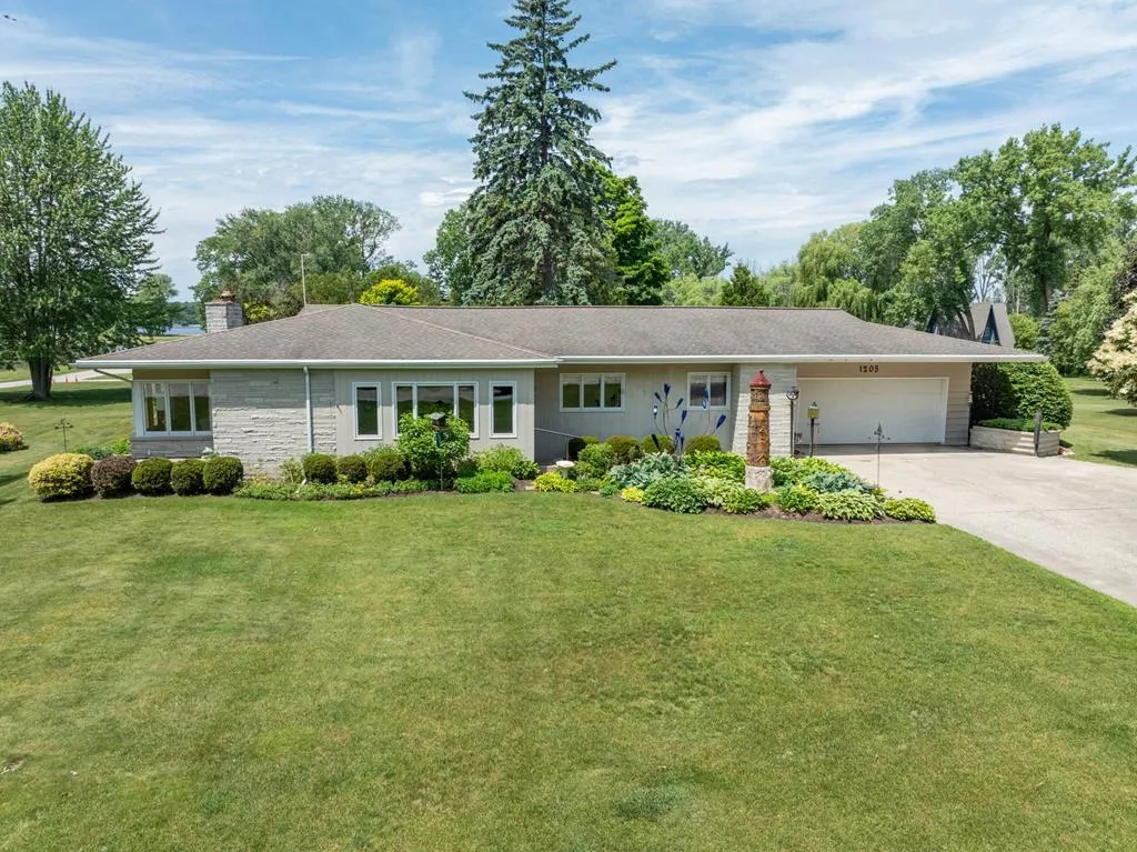 1205 N 3rd Ave, Sturgeon Bay, Wisconsin 54235, 2 Bedrooms Bedrooms, ,2 BathroomsBathrooms,Inland-Residential,For Sale,N 3rd Ave,144207