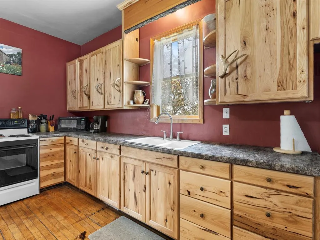 9916 County Rd X, Casco, Wisconsin 54204, 3 Bedrooms Bedrooms, ,1 BathroomBathrooms,Inland-Residential,For Sale,County Rd X,143942