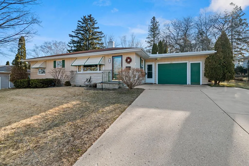 122 S Ithaca Ave, Sturgeon Bay Wi 54235, 2 Bedrooms Bedrooms, ,1 BathroomBathrooms,Inland-Residential,For Sale,S Ithaca Ave,141526