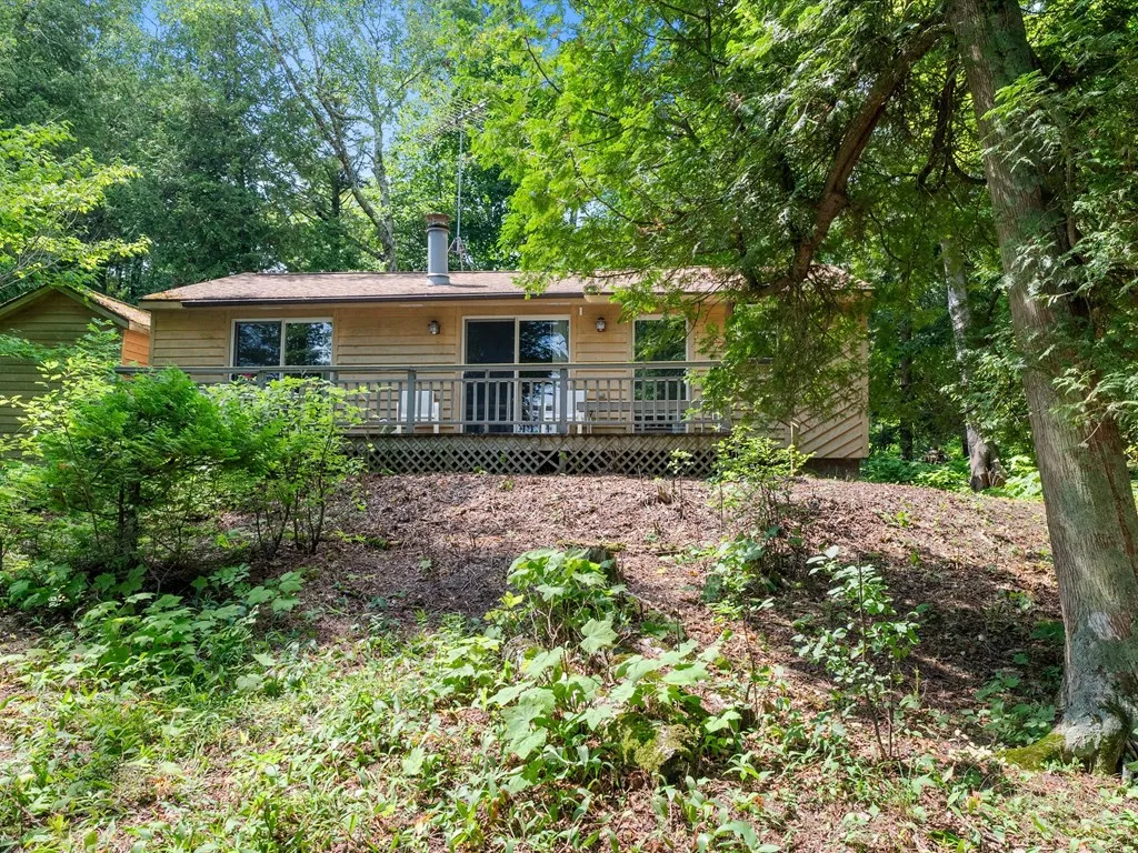 6102 Lakeshore Rd, Sturgeon Bay, Wisconsin 54235, 2 Bedrooms Bedrooms, ,1 BathroomBathrooms,Waterfront-Residential,For Sale,Lakeshore Rd,144391