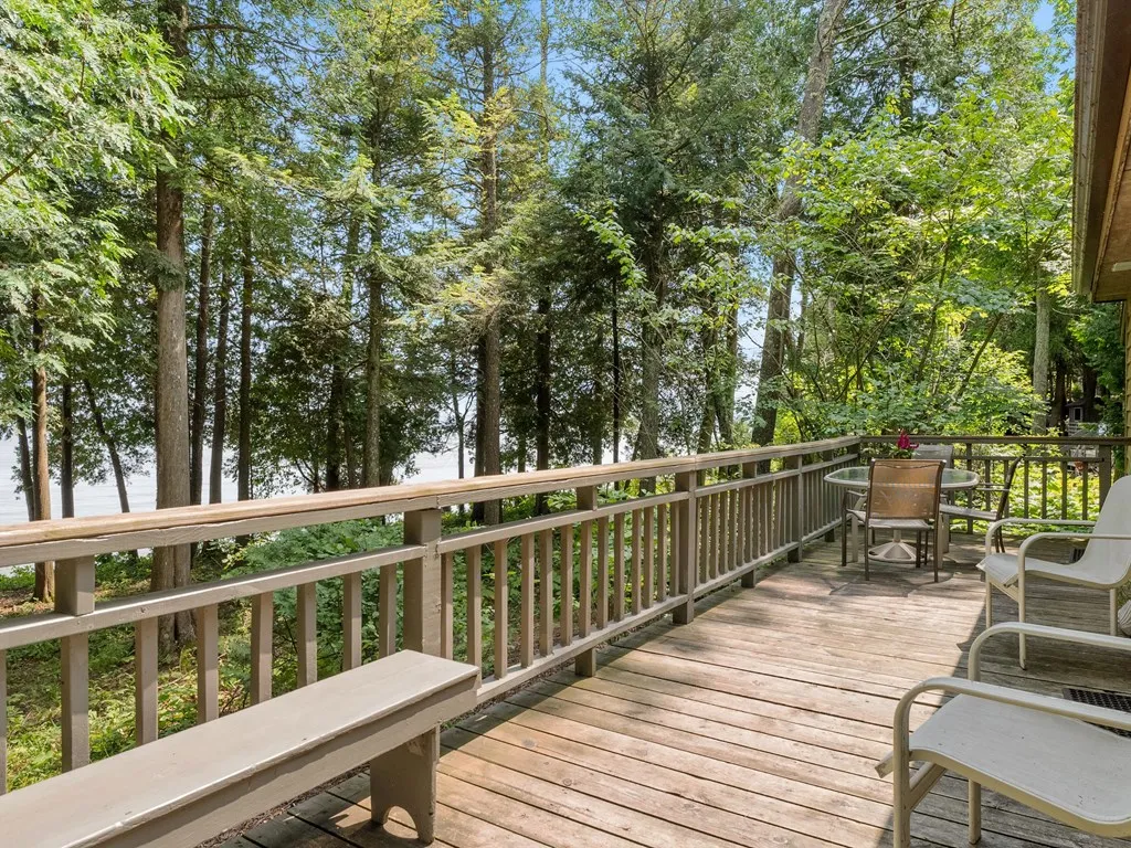 6102 Lakeshore Rd, Sturgeon Bay, Wisconsin 54235, 2 Bedrooms Bedrooms, ,1 BathroomBathrooms,Waterfront-Residential,For Sale,Lakeshore Rd,144391