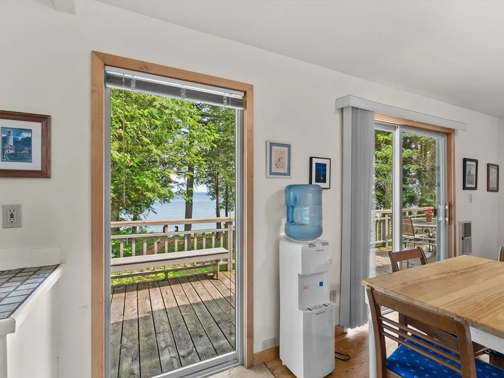 6102 Lakeshore Rd, Sturgeon Bay, Wisconsin 54235, 2 Bedrooms Bedrooms, ,1 BathroomBathrooms,Waterfront-Residential,For Sale,Lakeshore Rd,144391
