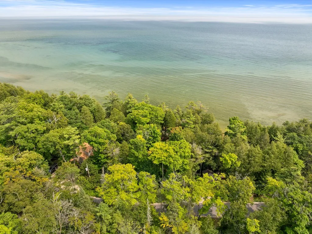 6102 Lakeshore Rd, Sturgeon Bay, Wisconsin 54235, 2 Bedrooms Bedrooms, ,1 BathroomBathrooms,Waterfront-Residential,For Sale,Lakeshore Rd,144391