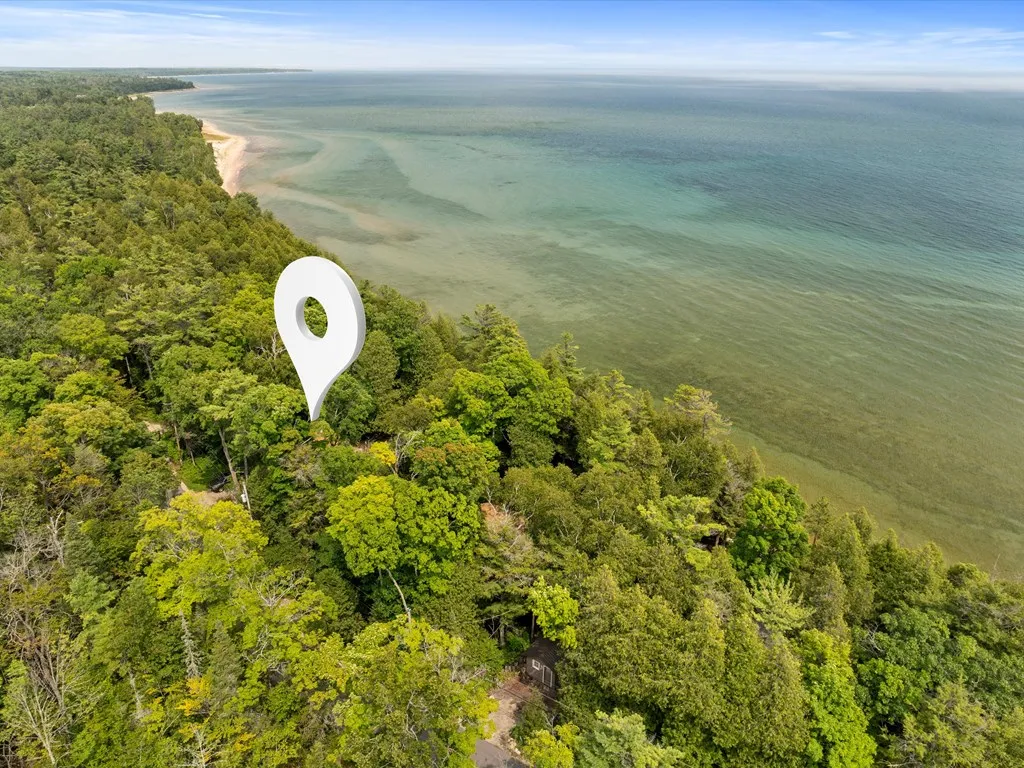 6102 Lakeshore Rd, Sturgeon Bay, Wisconsin 54235, 2 Bedrooms Bedrooms, ,1 BathroomBathrooms,Waterfront-Residential,For Sale,Lakeshore Rd,144391