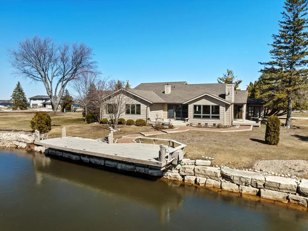 535 E Vine Ct, Sturgeon Bay, Wisconsin 54235, 3 Bedrooms Bedrooms, ,2 BathroomsBathrooms,Waterfront-Residential,For Sale,E Vine Ct,143755
