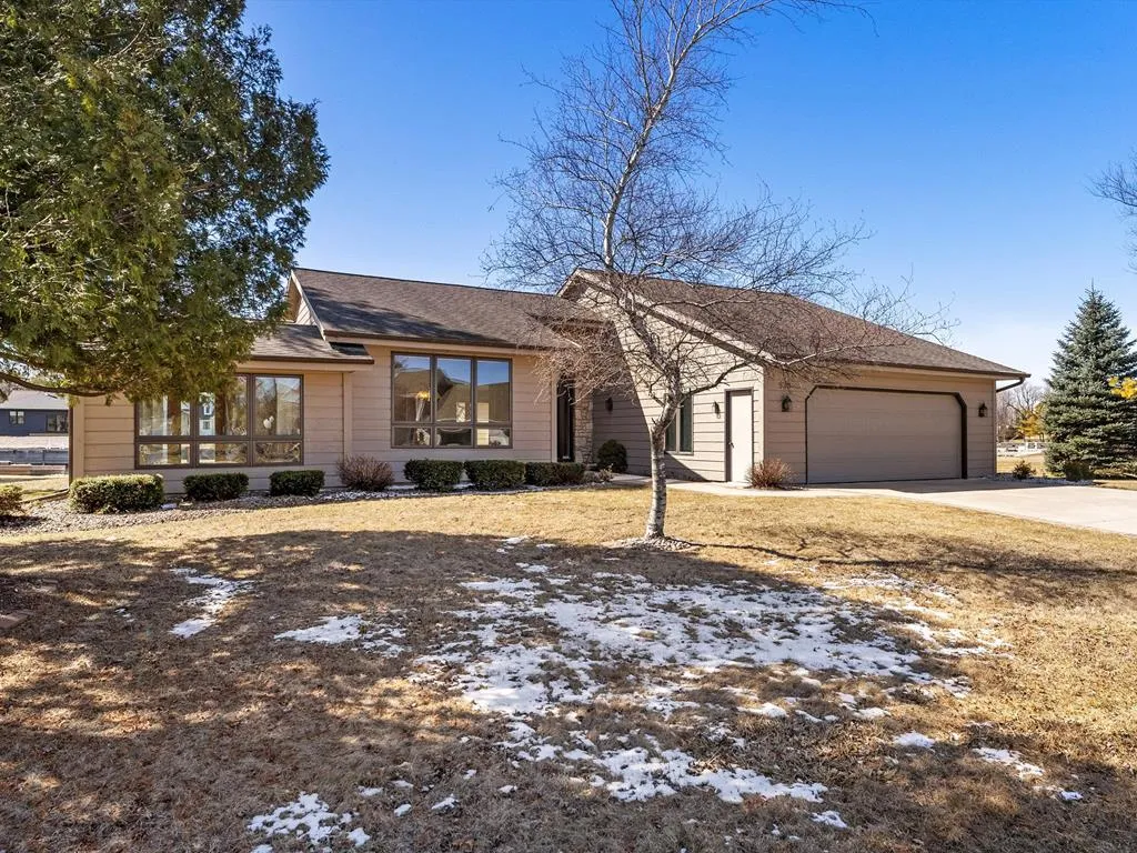 535 E Vine Ct, Sturgeon Bay, Wisconsin 54235, 3 Bedrooms Bedrooms, ,2 BathroomsBathrooms,Waterfront-Residential,For Sale,E Vine Ct,143755