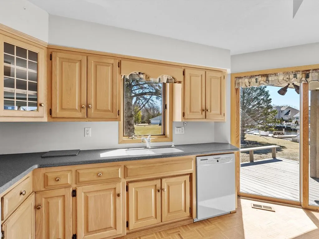 535 E Vine Ct, Sturgeon Bay, Wisconsin 54235, 3 Bedrooms Bedrooms, ,2 BathroomsBathrooms,Waterfront-Residential,For Sale,E Vine Ct,143755