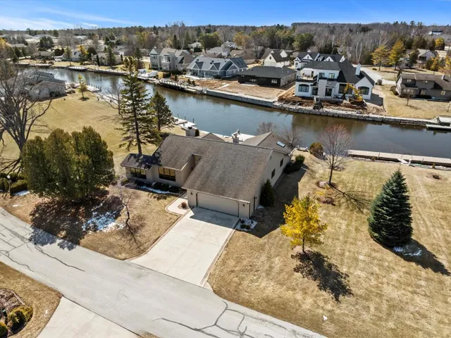 535 E Vine Ct, Sturgeon Bay Wi 54235, 3 Bedrooms Bedrooms, ,2 BathroomsBathrooms,Waterfront-Residential,For Sale,E Vine Ct,143755