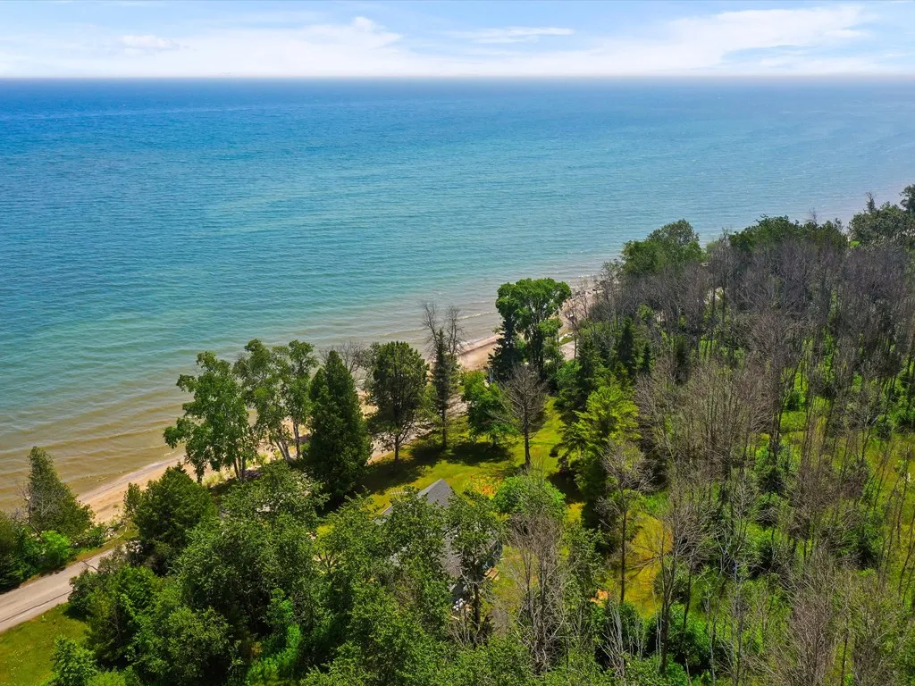 987 S Lake Michigan Dr, Sturgeon Bay, Wisconsin 54235, 2 Bedrooms Bedrooms, ,1 BathroomBathrooms,Waterfront-Residential,For Sale,S Lake Michigan Dr,144283