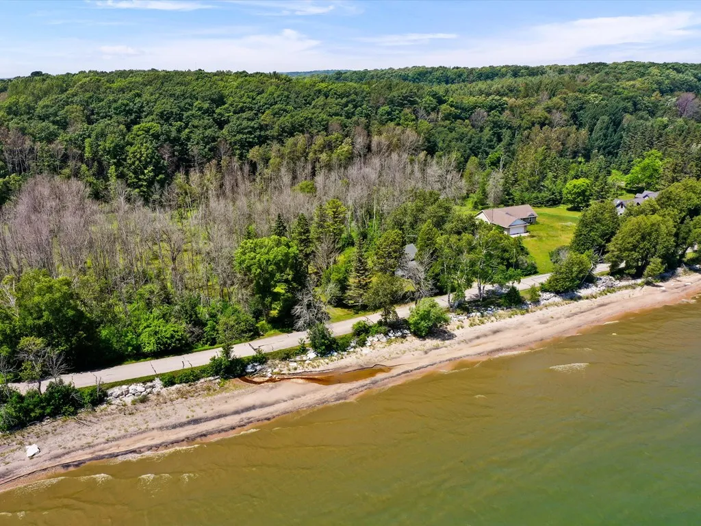 987 S Lake Michigan Dr, Sturgeon Bay, Wisconsin 54235, 2 Bedrooms Bedrooms, ,1 BathroomBathrooms,Waterfront-Residential,For Sale,S Lake Michigan Dr,144283