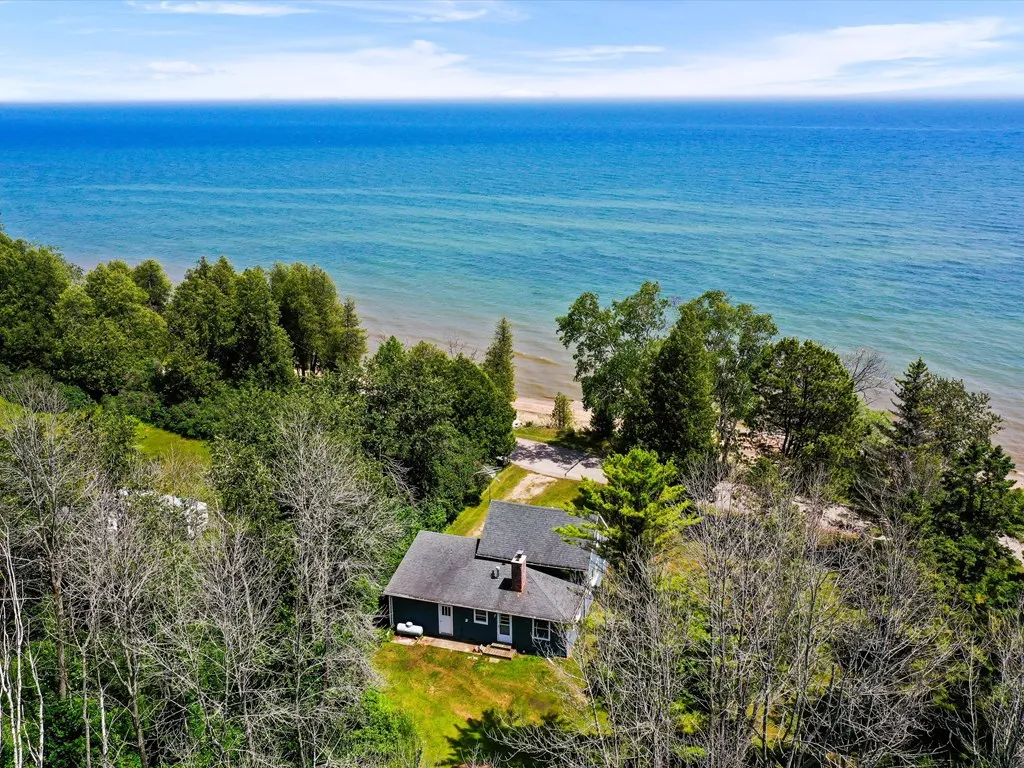 987 S Lake Michigan Dr, Sturgeon Bay, Wisconsin 54235, 2 Bedrooms Bedrooms, ,1 BathroomBathrooms,Waterfront-Residential,For Sale,S Lake Michigan Dr,144283