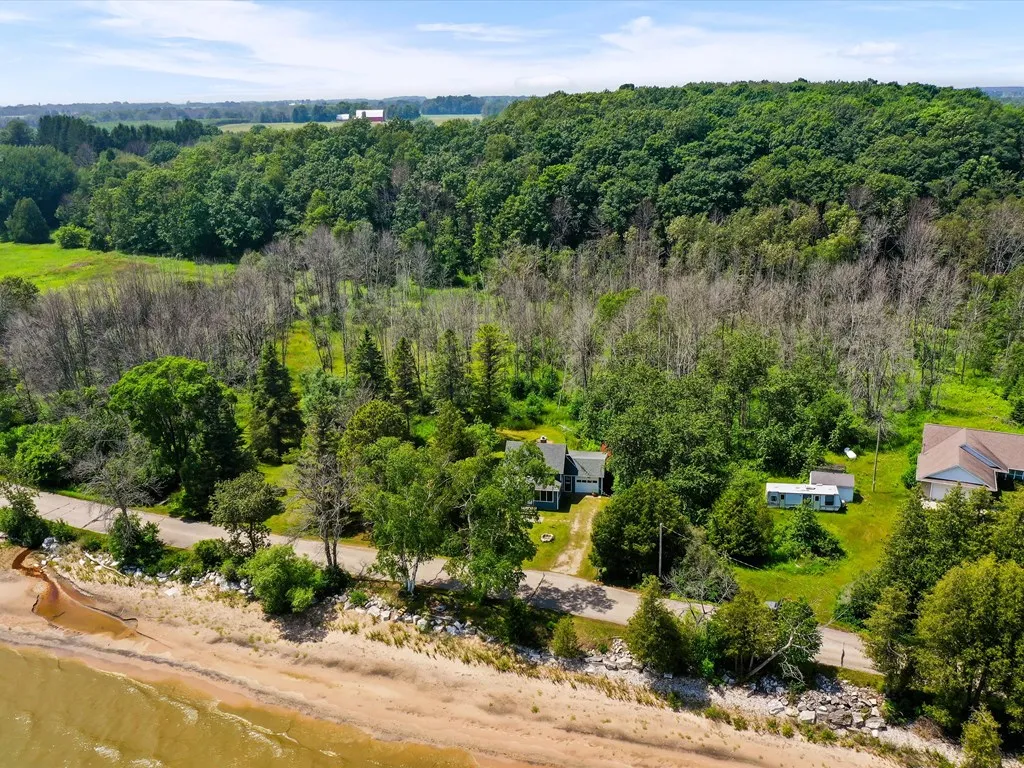 987 S Lake Michigan Dr, Sturgeon Bay, Wisconsin 54235, 2 Bedrooms Bedrooms, ,1 BathroomBathrooms,Waterfront-Residential,For Sale,S Lake Michigan Dr,144283