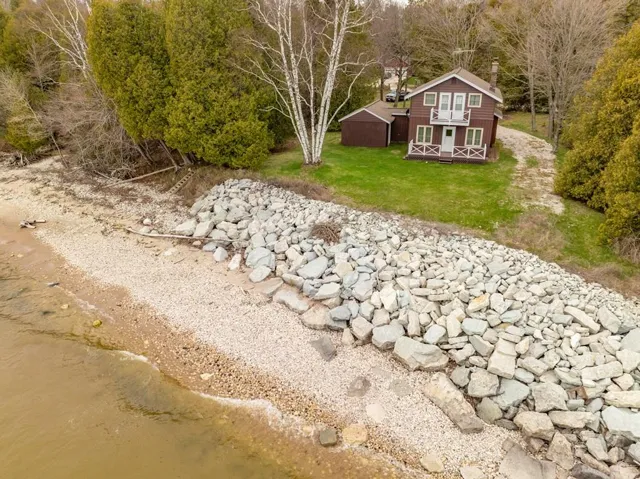 150 Clar-lin Rd, Algoma, Wisconsin 54201, 3 Bedrooms Bedrooms, ,2 BathroomsBathrooms,Waterfront-Residential,For Sale,Clar-lin Rd,143947