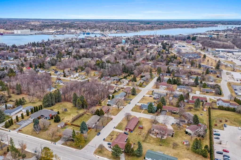806 W Spruce Dr, Sturgeon Bay Wi 54235, 3 Bedrooms Bedrooms, ,2 BathroomsBathrooms,Inland-Residential,For Sale,W Spruce Dr,141473