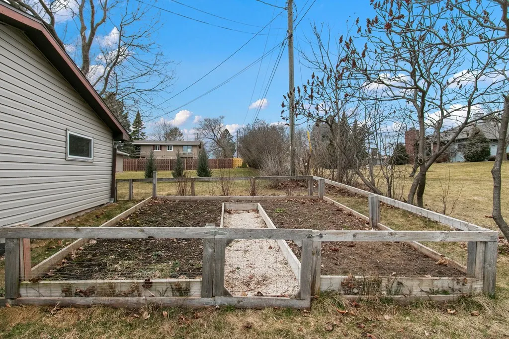 806 W Spruce Dr, Sturgeon Bay Wi 54235, 3 Bedrooms Bedrooms, ,2 BathroomsBathrooms,Inland-Residential,For Sale,W Spruce Dr,141473