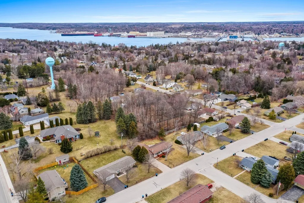 806 W Spruce Dr, Sturgeon Bay Wi 54235, 3 Bedrooms Bedrooms, ,2 BathroomsBathrooms,Inland-Residential,For Sale,W Spruce Dr,141473