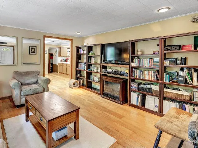 1112 Michigan St, Sturgeon Bay, Wisconsin 54235, 6 Bedrooms Bedrooms, ,2 BathroomsBathrooms,Inland-Residential,For Sale,Michigan St,144285