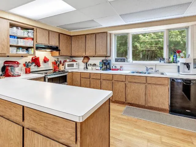 1112 Michigan St, Sturgeon Bay, Wisconsin 54235, 6 Bedrooms Bedrooms, ,2 BathroomsBathrooms,Inland-Residential,For Sale,Michigan St,144285