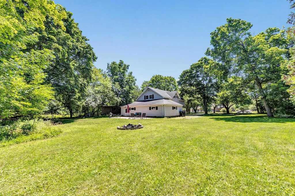 1112 Michigan St, Sturgeon Bay, Wisconsin 54235, 6 Bedrooms Bedrooms, ,2 BathroomsBathrooms,Inland-Residential,For Sale,Michigan St,144285