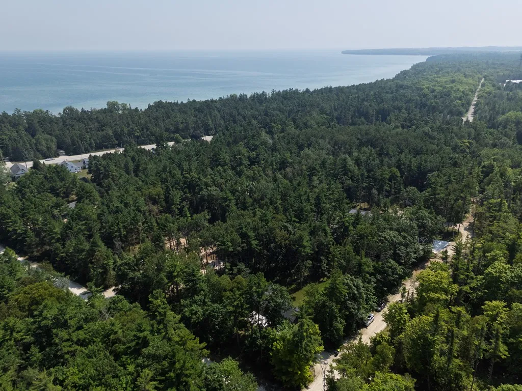 6280 Breezewood Ln, Sturgeon Bay, Wisconsin 54235, 3 Bedrooms Bedrooms, ,2 BathroomsBathrooms,Inland-Residential,For Sale,Breezewood Ln,144457