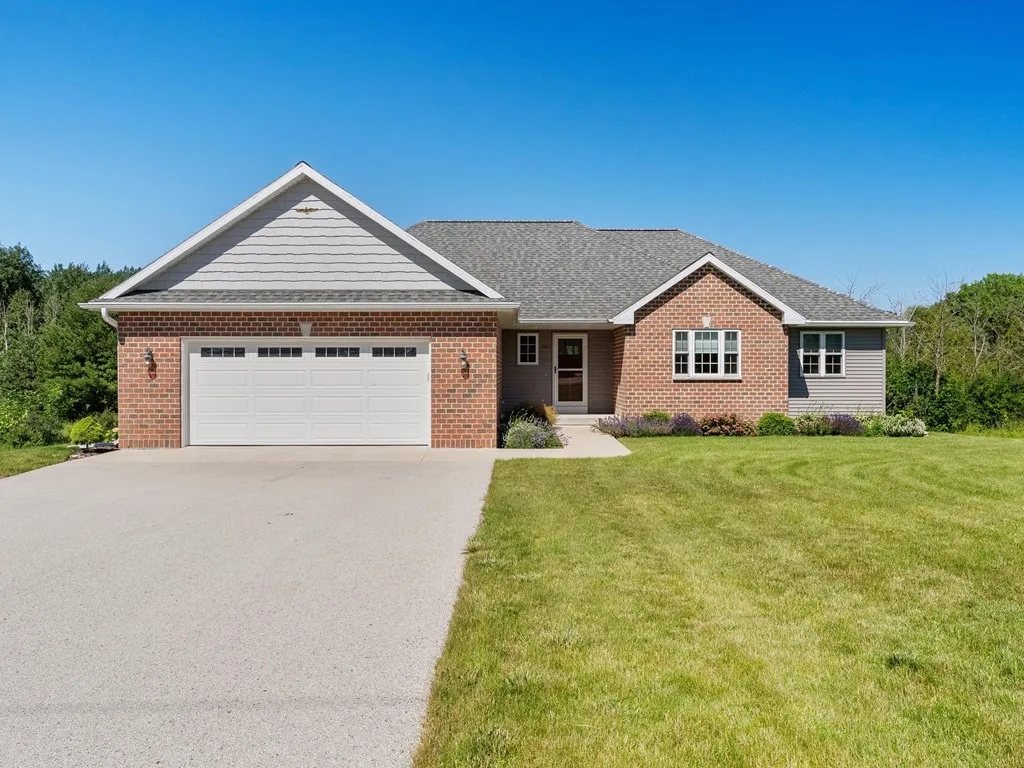 121 S Columbia Ave, Sturgeon Bay Wi 54235, 4 Bedrooms Bedrooms, ,3 BathroomsBathrooms,Inland-Residential,For Sale,S Columbia Ave,141896