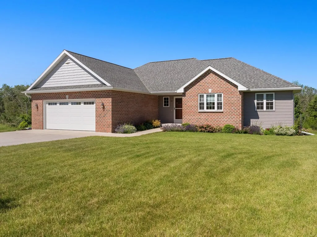 121 S Columbia Ave, Sturgeon Bay Wi 54235, 4 Bedrooms Bedrooms, ,3 BathroomsBathrooms,Inland-Residential,For Sale,S Columbia Ave,141896